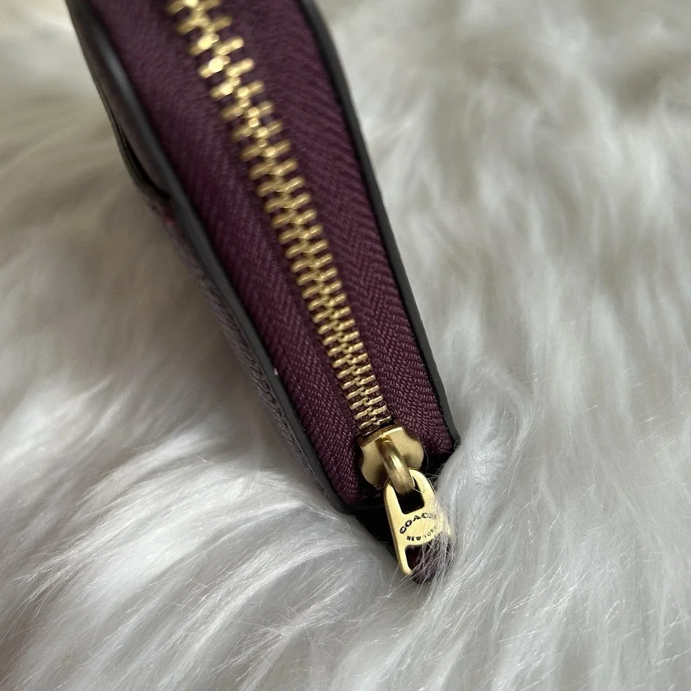 Coach Accordion Zip Wallet Plum Purple Pebbled Leather Gold C Logo 58059 - Picture 7 of 7